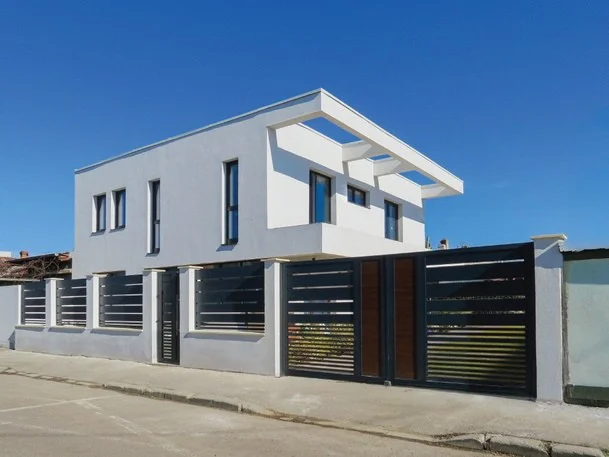 Ansamblu gard antracit casa moderna